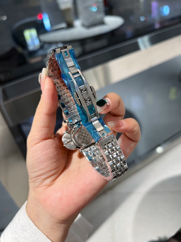 ブランド時計全体デザイン